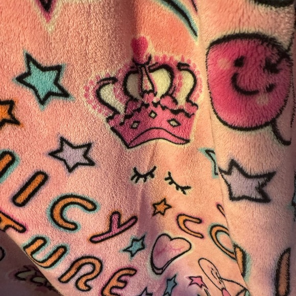 Juicy Couture 50"X70"  Pink Crown  Home Throw Blanket EUC - Picture 5 of 12